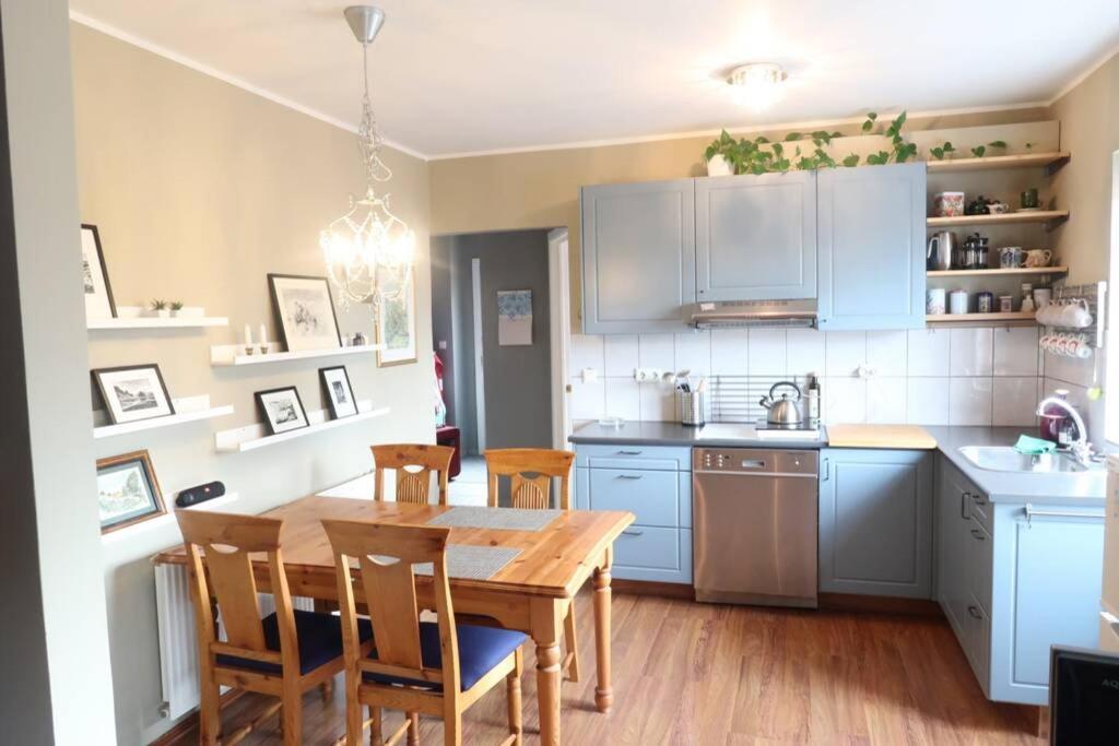Warm And Welcoming Flat Downtown Akureyri Apartamento Exterior foto